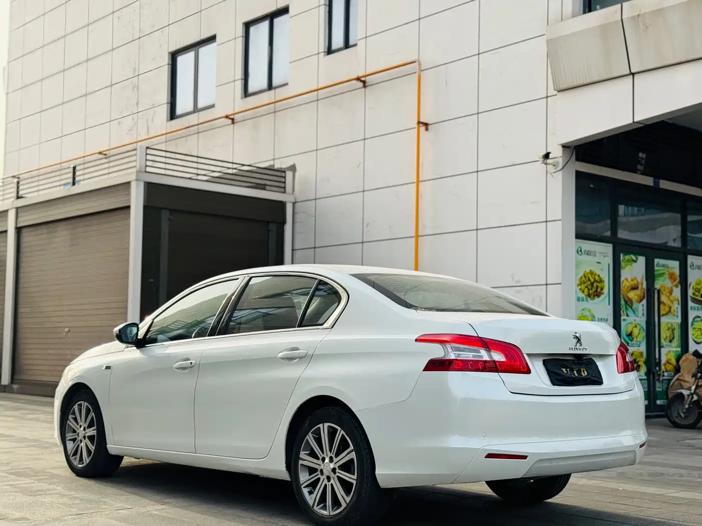 Peugeot 408 2015 Model 1.2T Automatic Luxury Edition фото 6