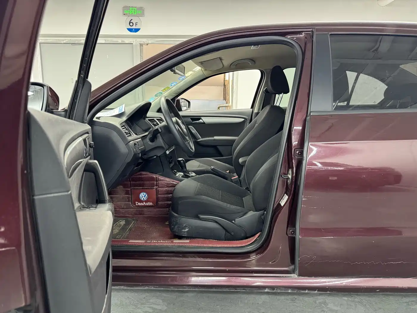 Volkswagen Lavida 2013 Facelift Classic 1.6L Automatic Trend фото 4