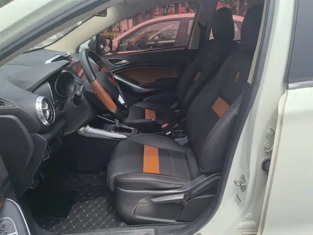BYD Yuan 2016 1.5TID Automatic Luxury фото 15