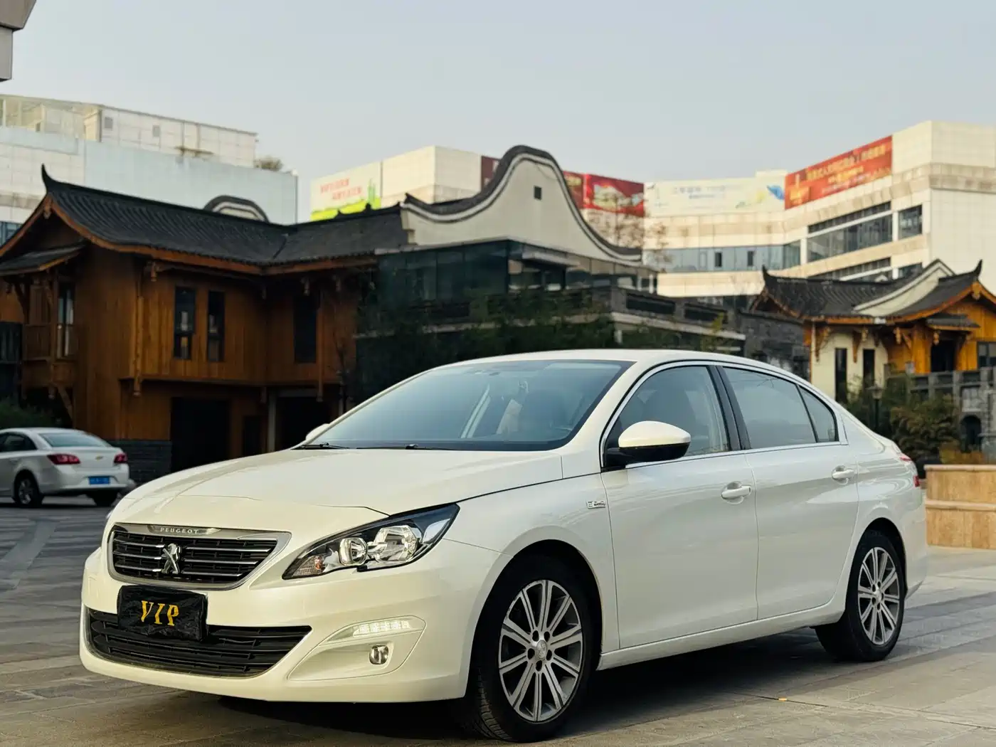 Peugeot 408 2015 Model 1.2T Automatic Luxury Edition