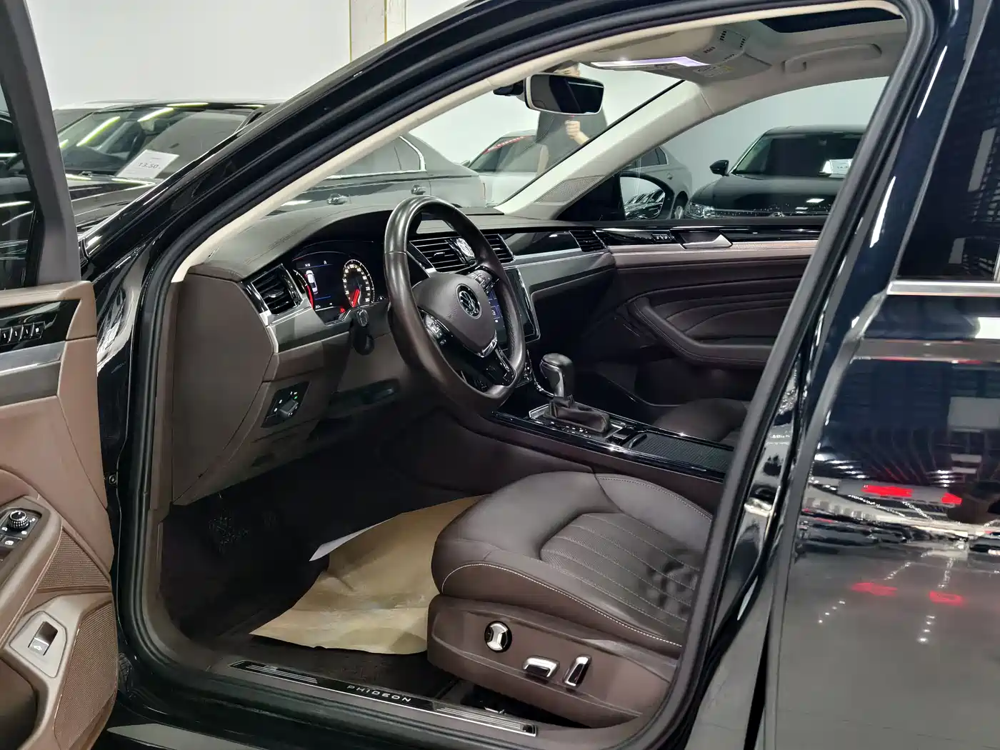 Volkswagen Phideon 2021 380TSI Luxury Edition фото 7
