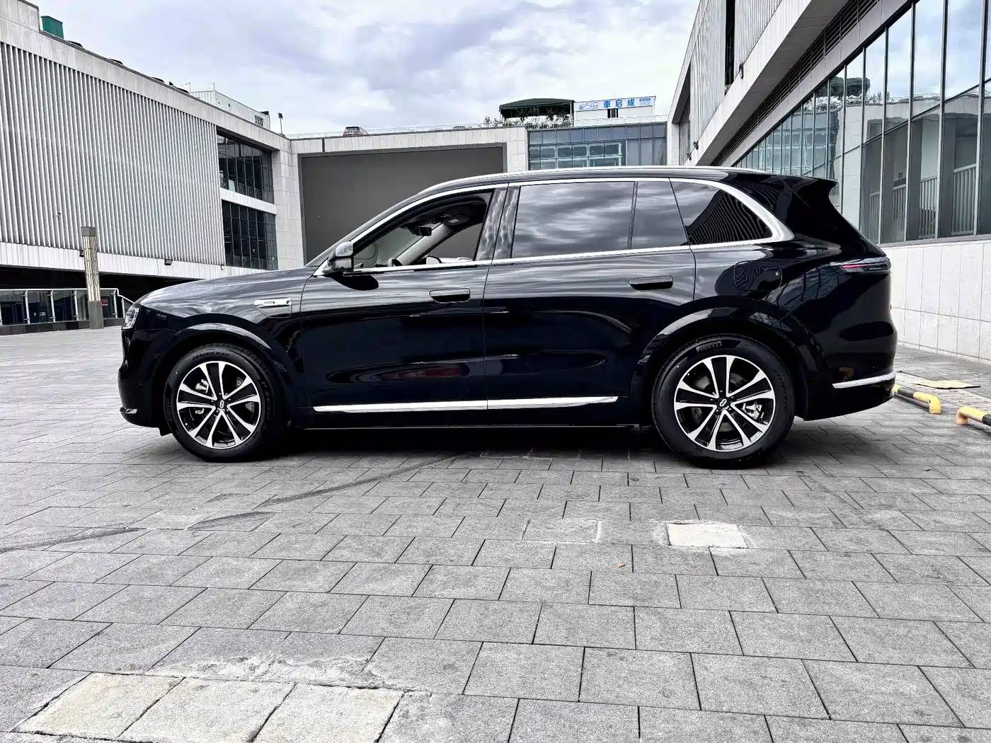 AITO Wenjie AITO M7 2026 Extended Range Ultra AWD 5-Seater фото 5
