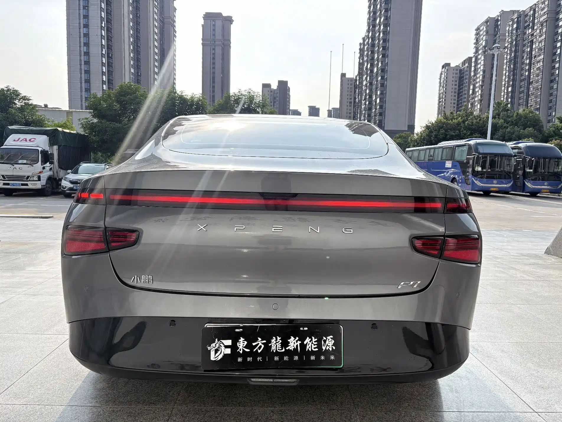 Фото 8 - XPeng P7