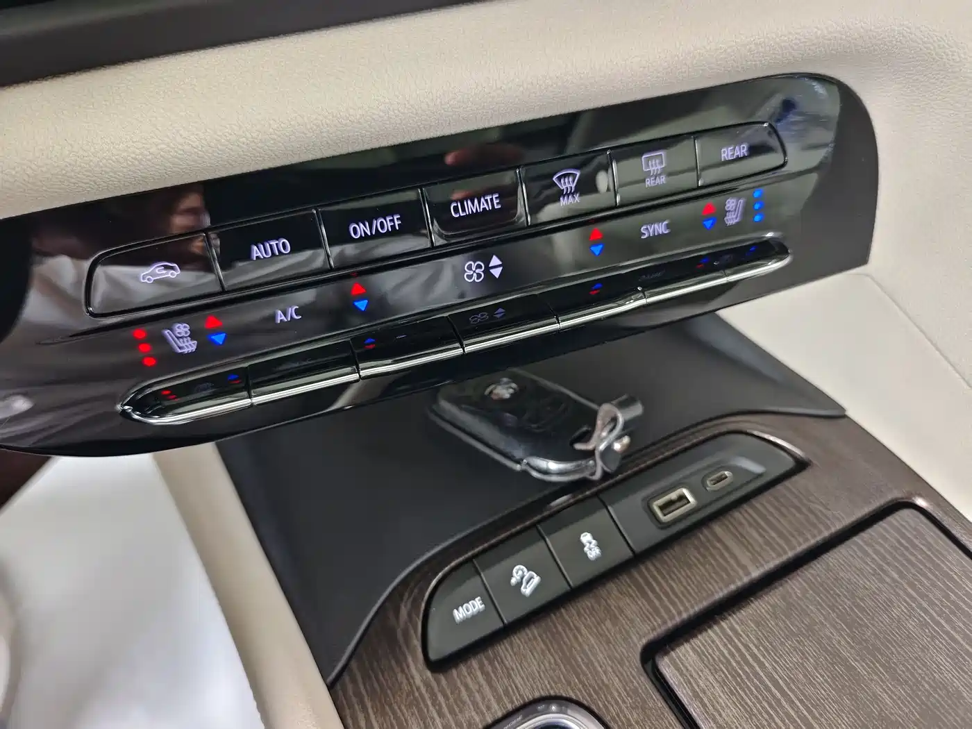 Buick Enclave 2022 652T 4WD Avenir 6-Seater фото 17