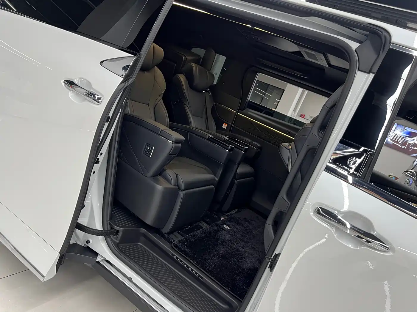 Toyota Alphard 2026 2024 Hybrid 2.5L Prestige Edition