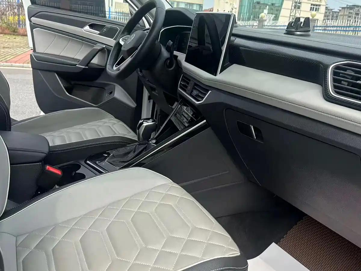 Volkswagen Tayron 2023 330TSI 2WD Luxury Plus Advanced Edition фото 9