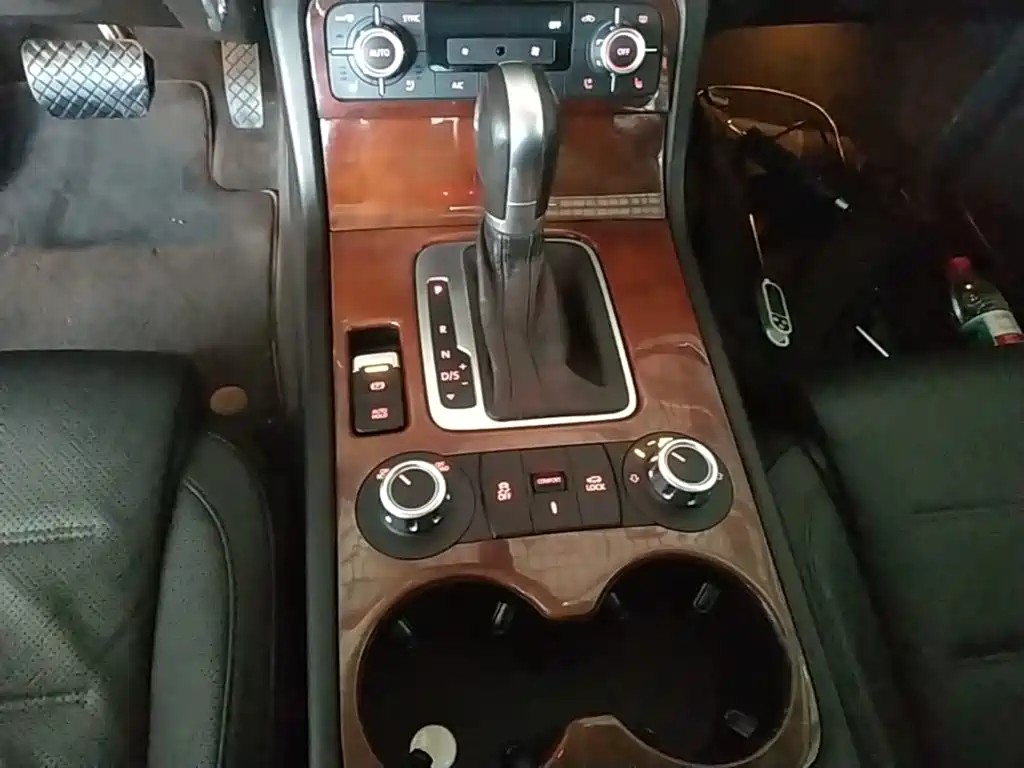Volkswagen Touareg 2015 2011 3.0TSI Comfort