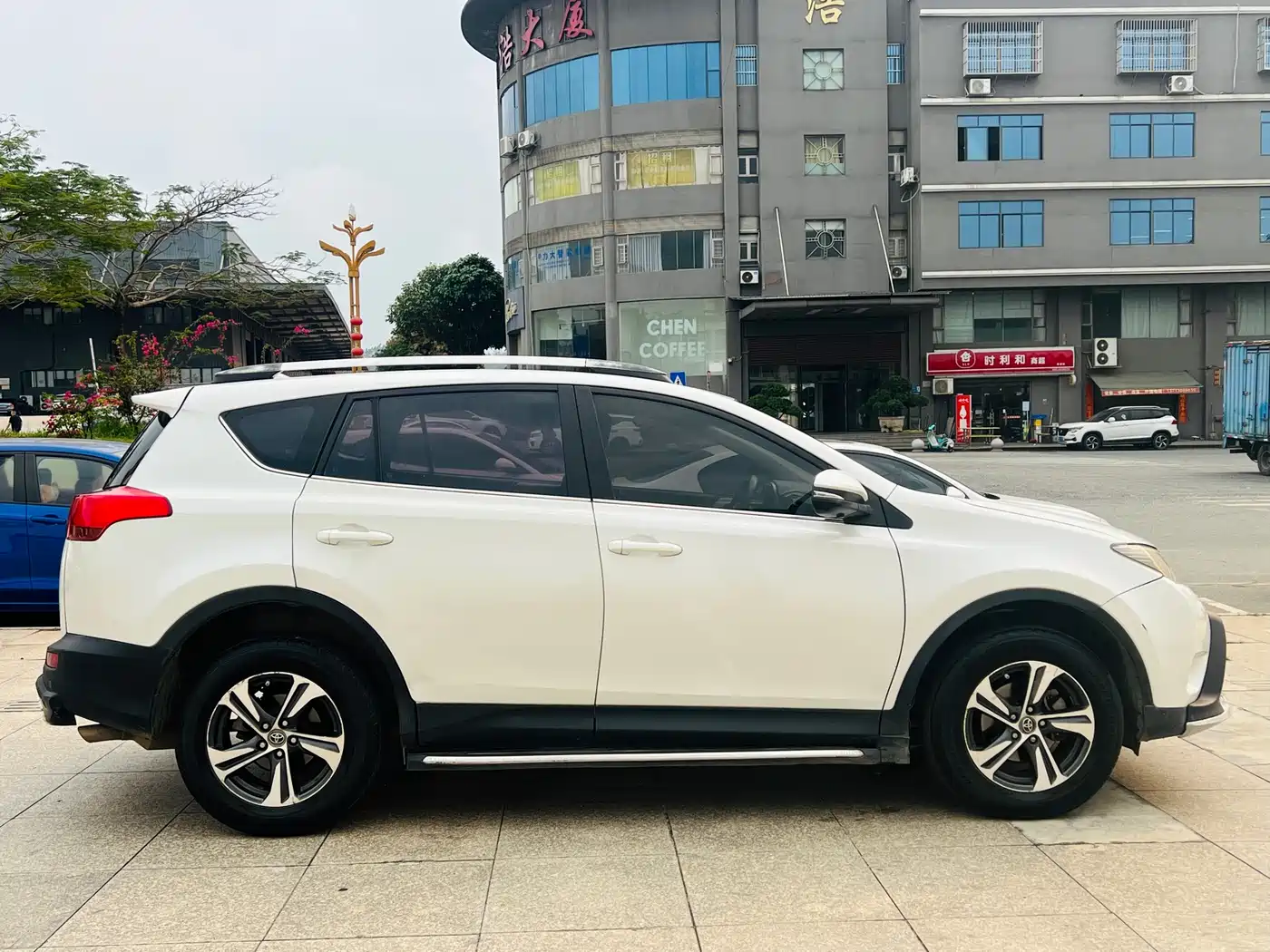 Toyota RAV4 Rongfang 2015 2.0L CVT 2WD Trend Edition фото 4