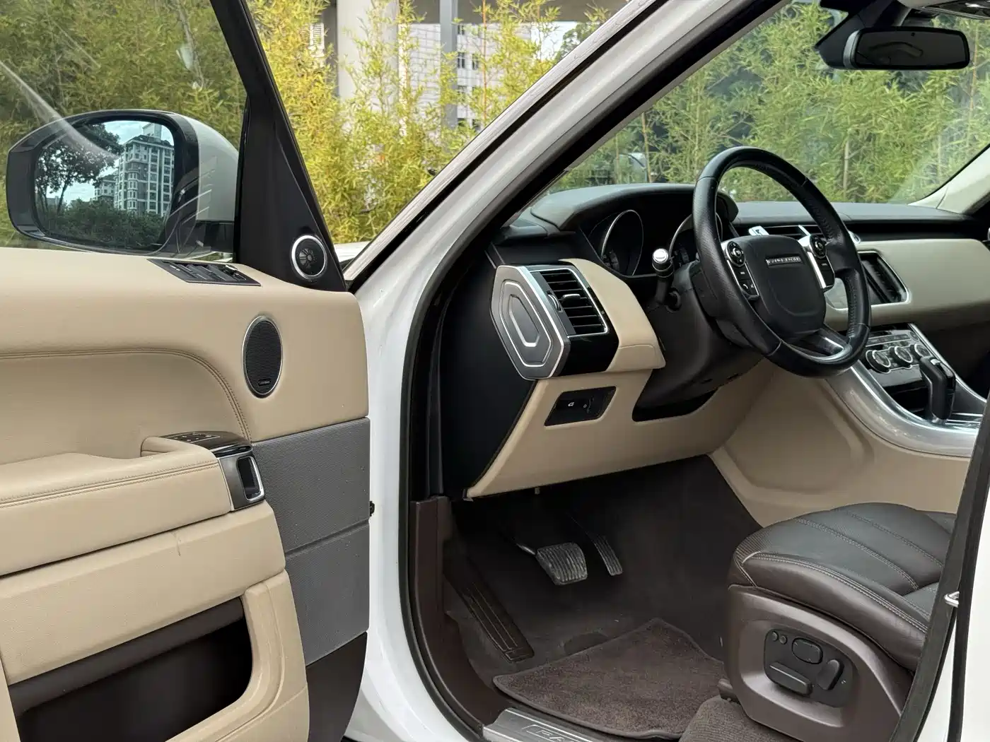 Land Rover Range Rover Sport 2014 3.0 SC V6 HSE фото 4