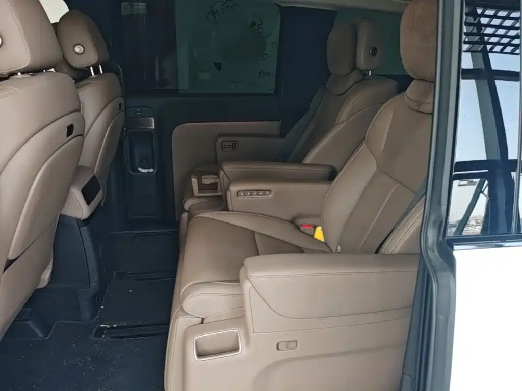 Li Auto MEGA 2025 2025 Model Home Family Special Edition