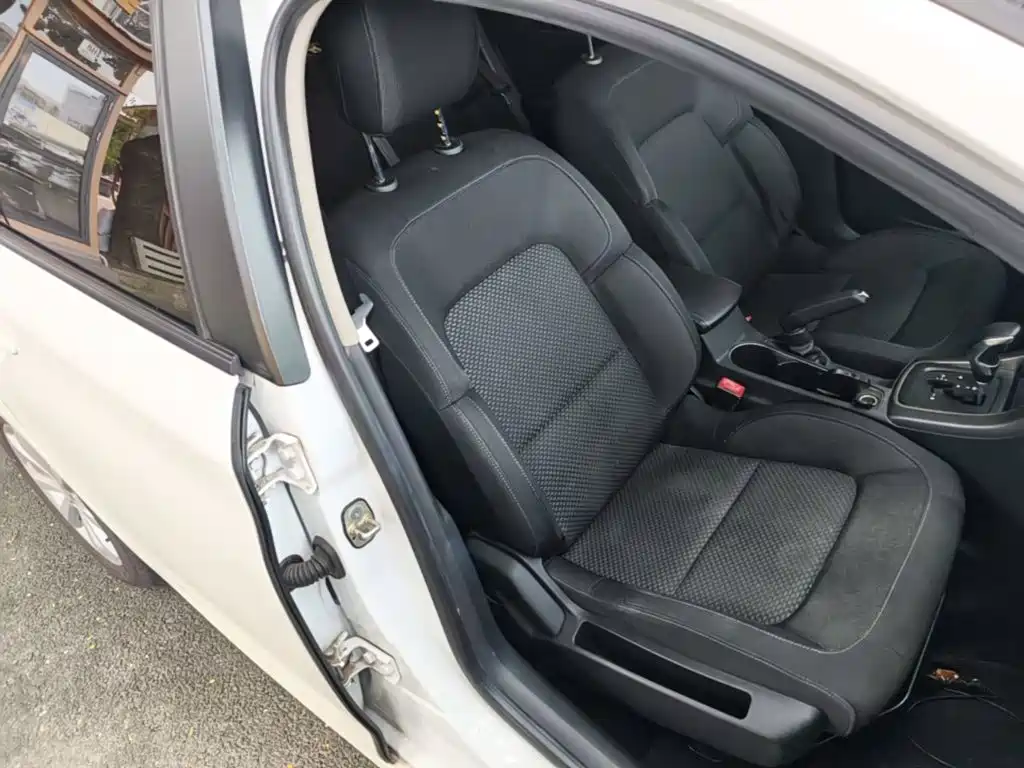 Фото 25 - Citroën C4 C-Quatre