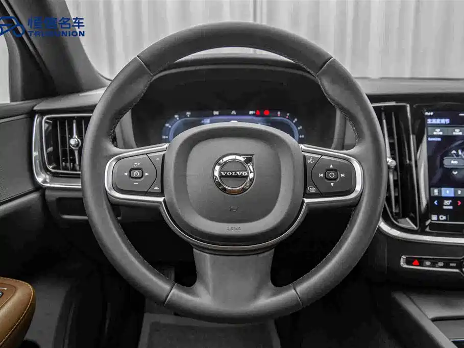 Volvo S60 2024 2025 B4 Smart Luxury Edition