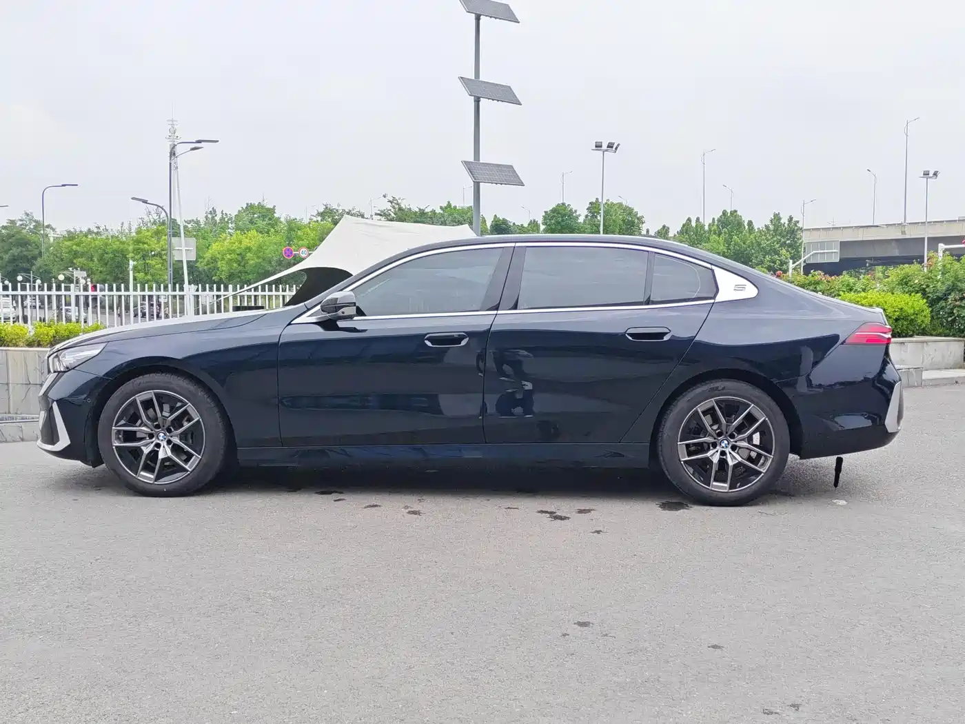 BMW 5 Series 2024 530Li Leading Model Luxury Package фото 8