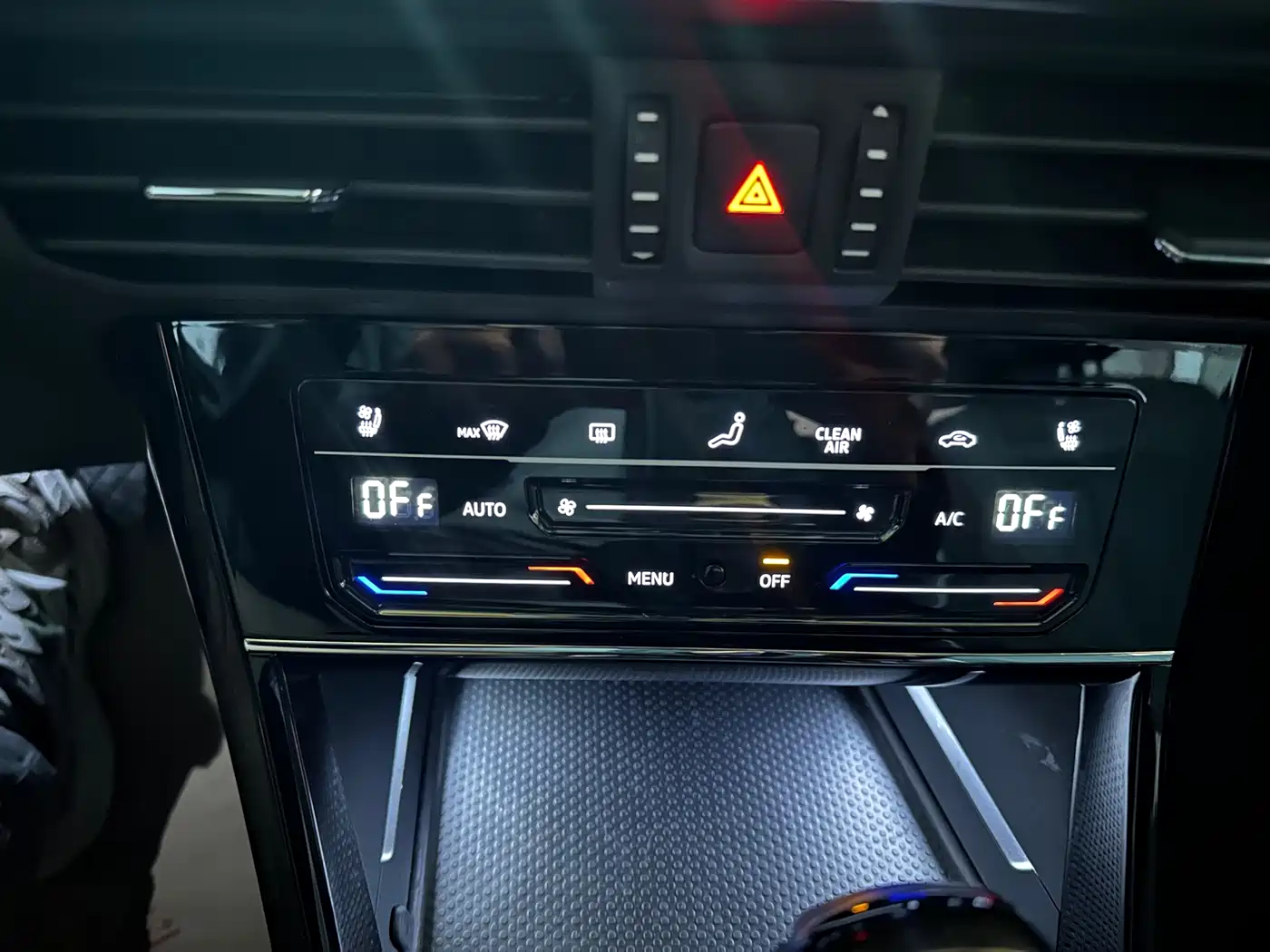 Volkswagen Passat 2024 330TSI Starlight Elite Edition фото 12