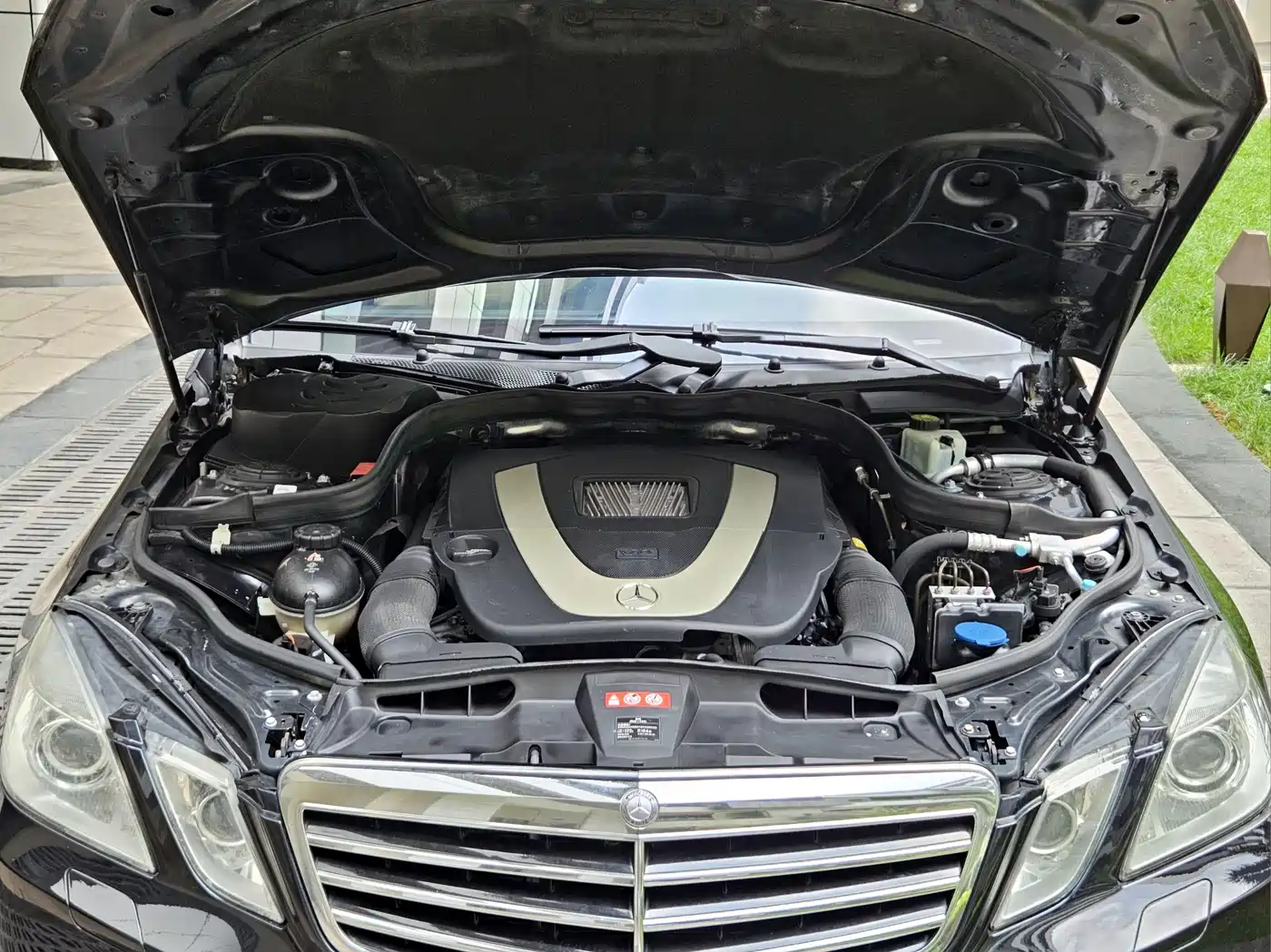 Mercedes-Benz E-Class 2011 E 300 L Fashion Premium фото 10