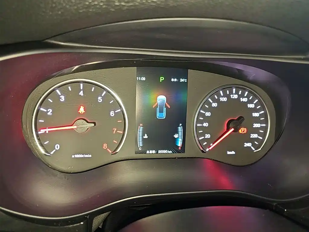 BYD Song MAX 2019 1.5T Auto Smart Connect Dynamic 7-seater China V фото 12