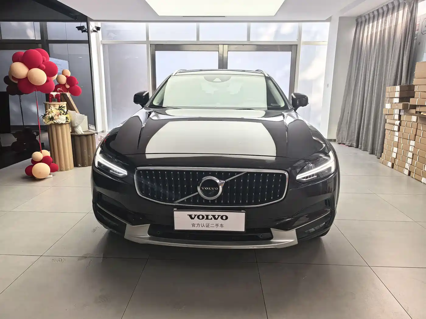 Фото 2 - Volvo V90
