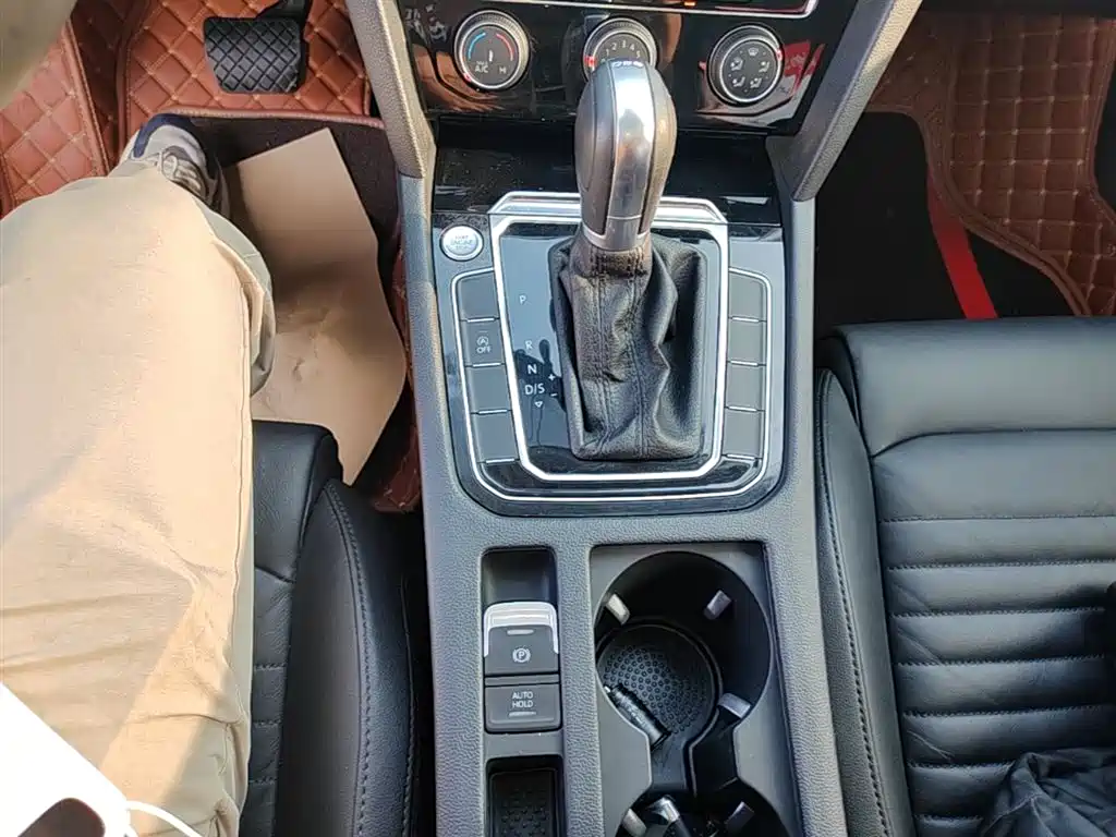 Volkswagen Magotan 2019 330TSI DSG Leading China V фото 10