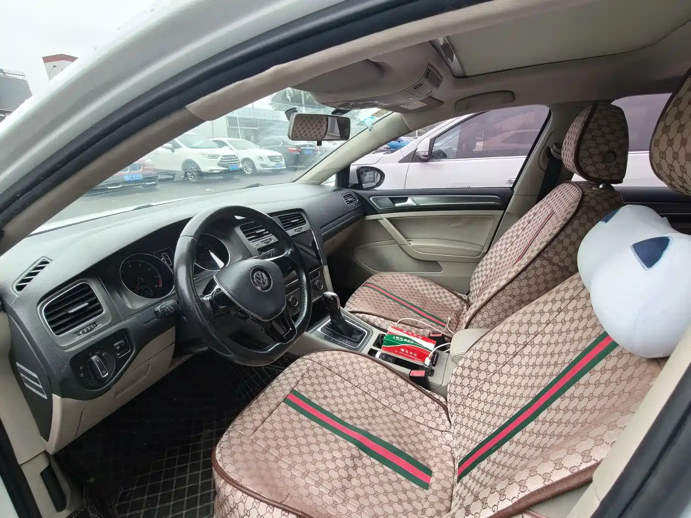 Volkswagen Golf 2016 1.6L Automatic Comfort фото 10