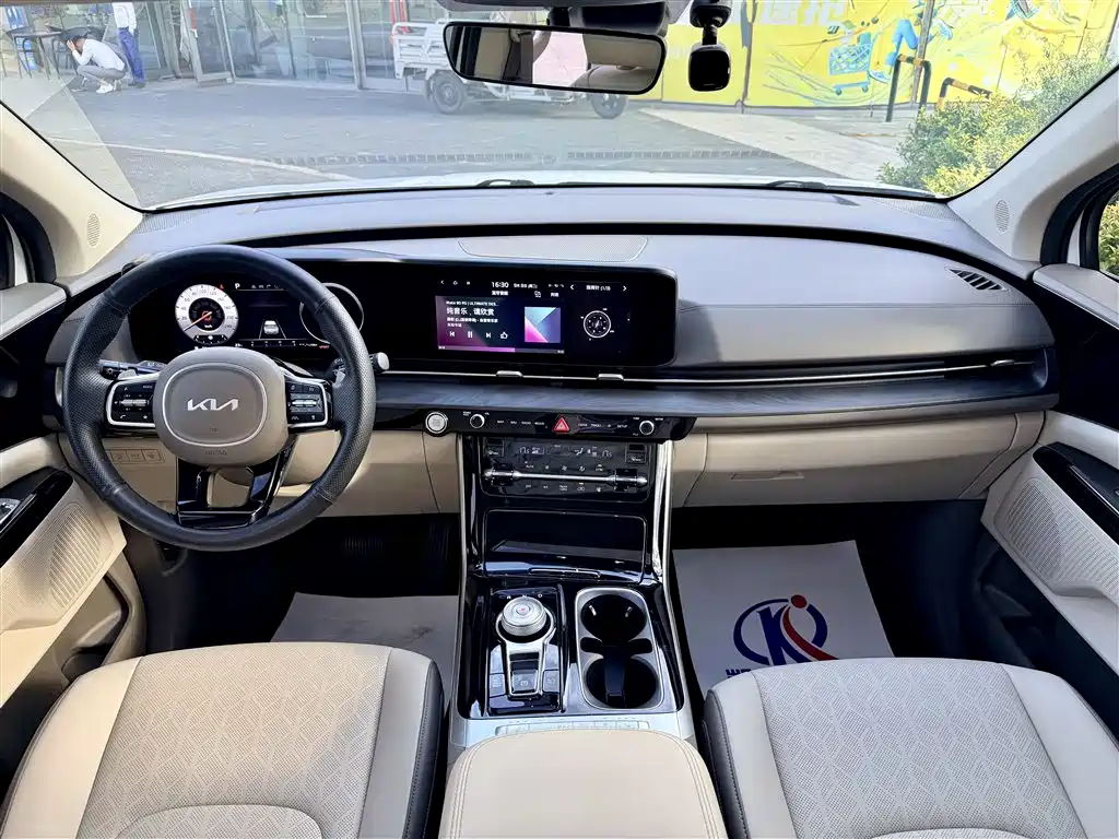 Kia Carnival 2022 2021 2.0T Luxury Tech Edition