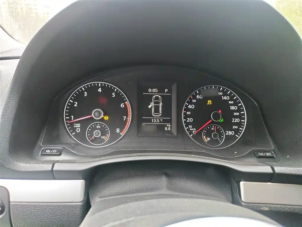 Volkswagen Scirocco 2014 1.4TSI Racing Edition фото 4