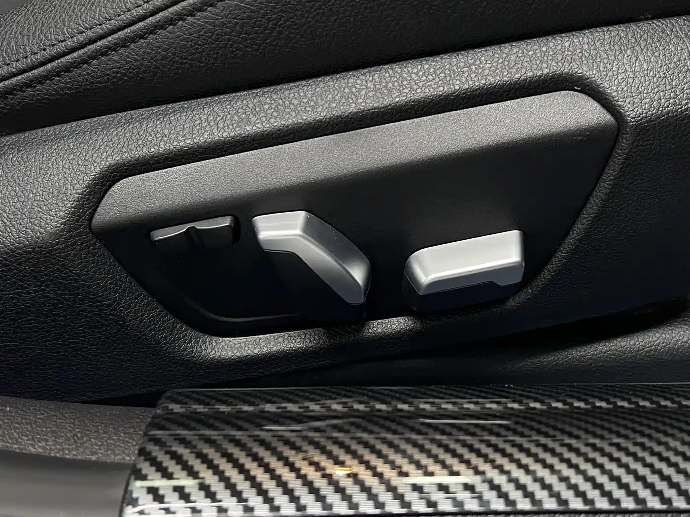 BMW 3 Series 2018 320Li M Sport Black Night Edition фото 47