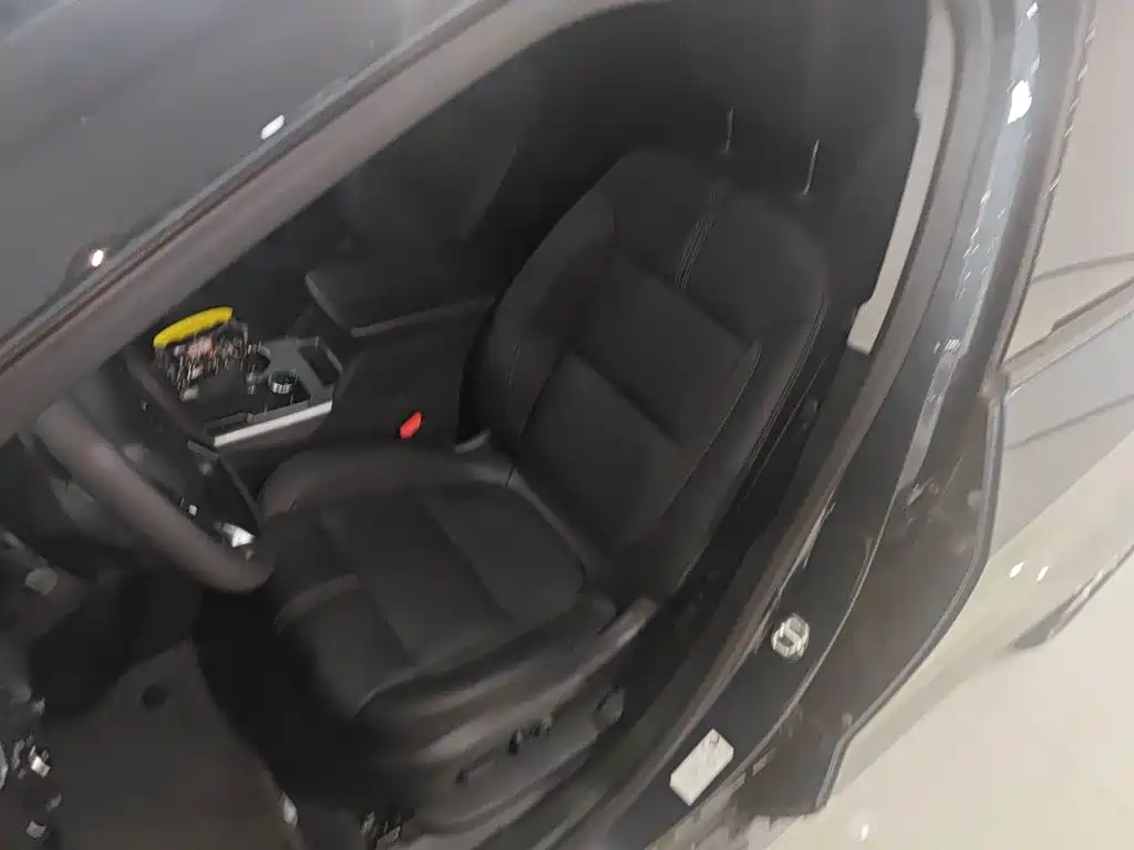 Photo 8 - Chevrolet Trailblazer