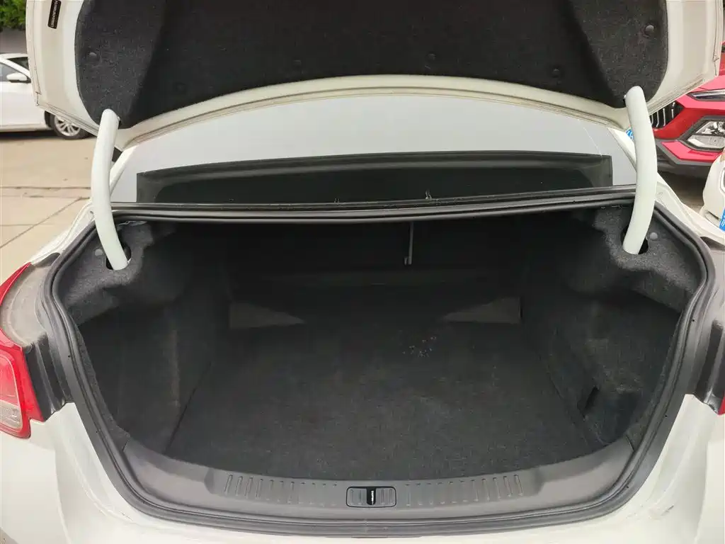 Chevrolet Malibu 2014 2.0L Automatic Luxury фото 19