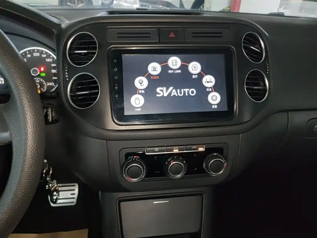 Volkswagen Tiguan 2015 1.8TSI Automatic 2WD Trendline фото 13