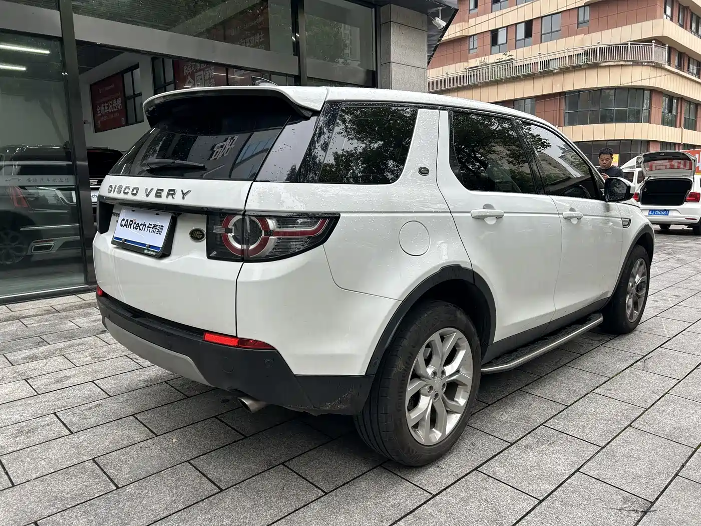 Land Rover Discovery Sport 2018 240PS HSE Edition фото 5