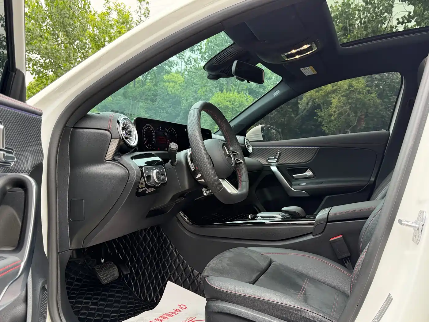 Mercedes-Benz A-Class 2024 A 200 L Fashion Edition фото 8