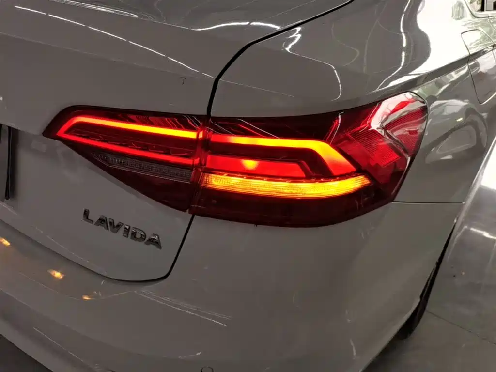 Volkswagen Lavida 2019 1.5L Auto Vision Edition China VI фото 8