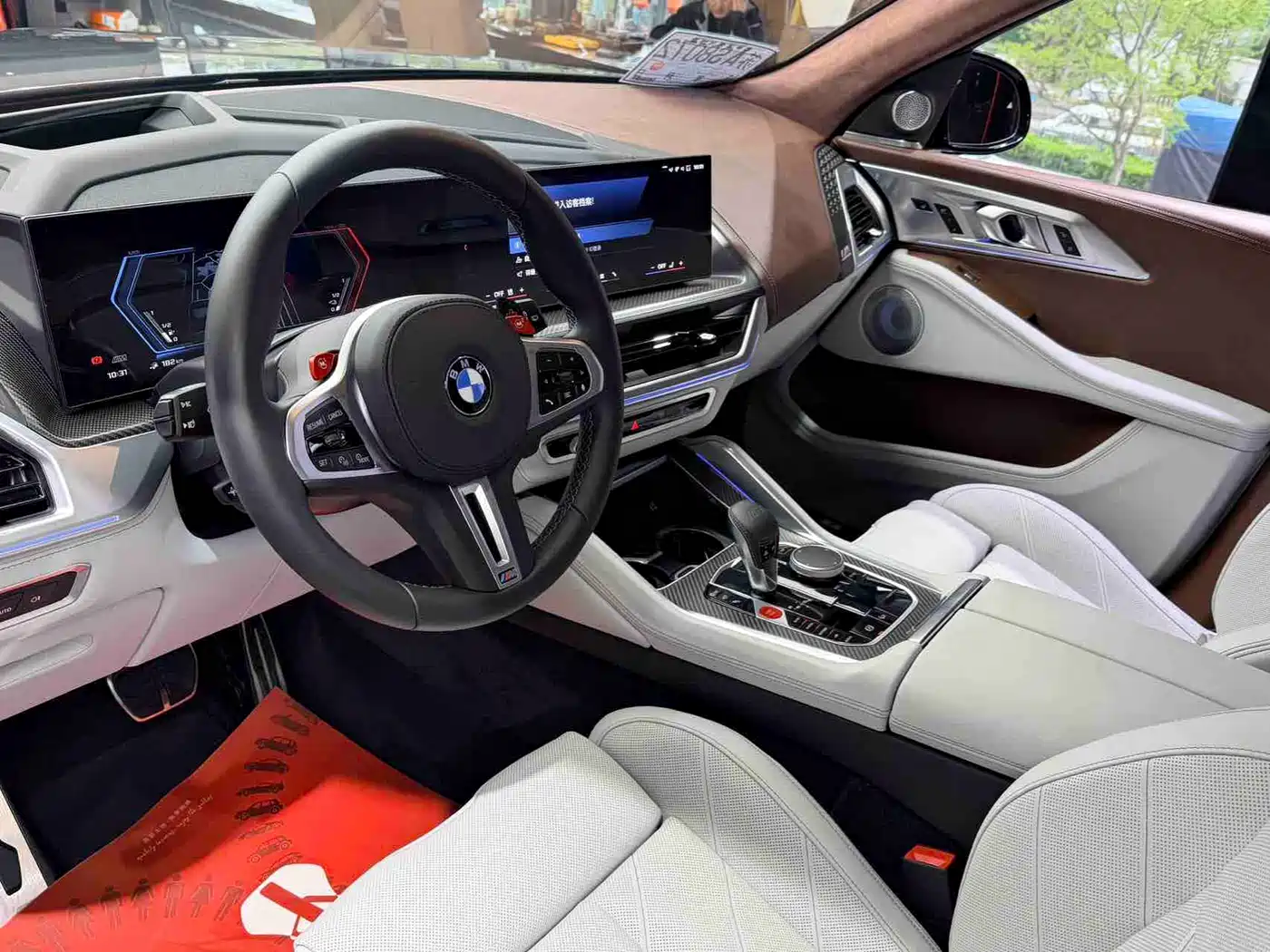 BMW XM 2023 50e фото 7