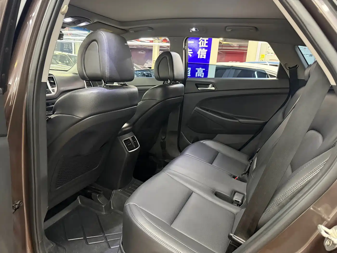 Hyundai Tucson 2015 1.6T Dual Clutch 2WD Leading фото 8