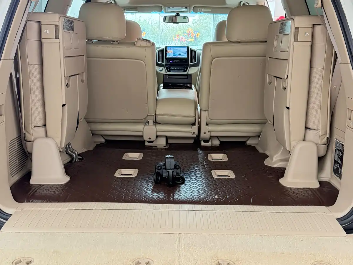 Toyota Land Cruiser 2012 4.0L Automatic VX фото 8
