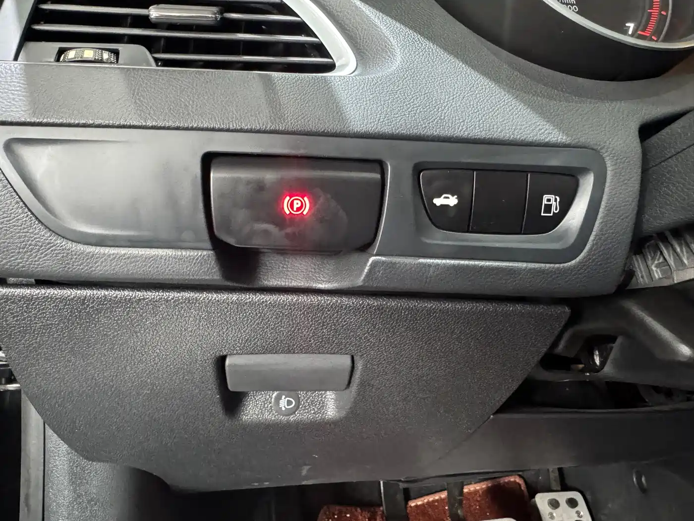 Peugeot 508 2015 1.6THP Auto Comfort Edition фото 24