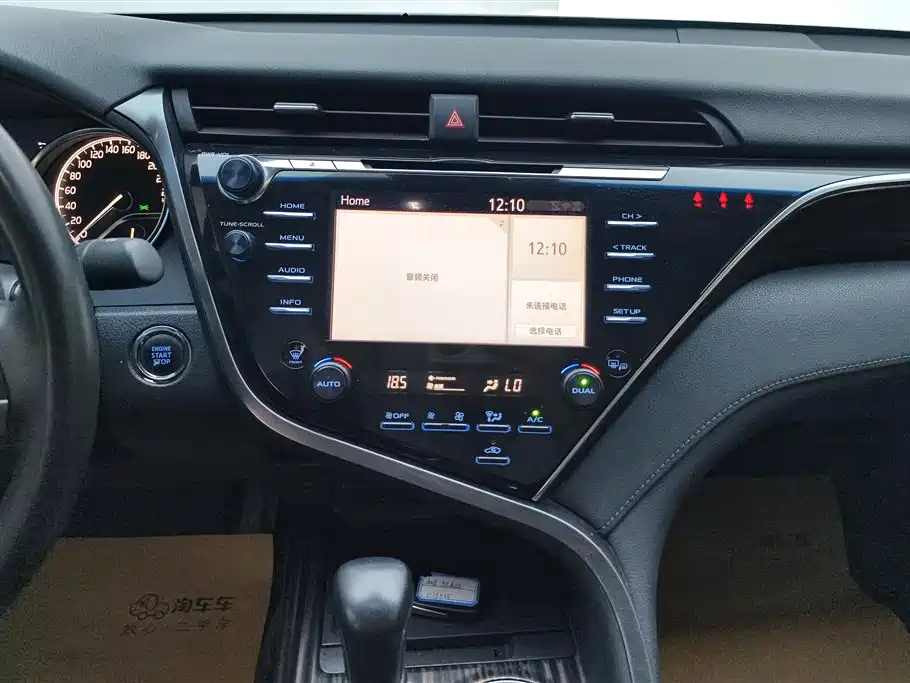 Toyota Camry 2018 2.5G Luxury Edition фото 13