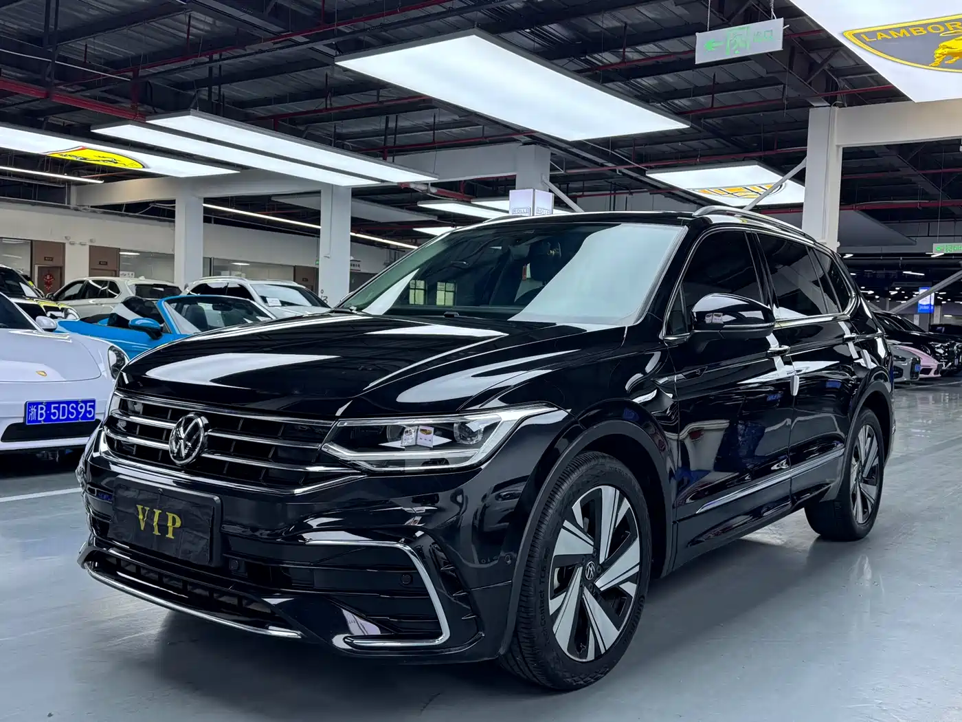 VOLKSWAGEN TIGUAN L