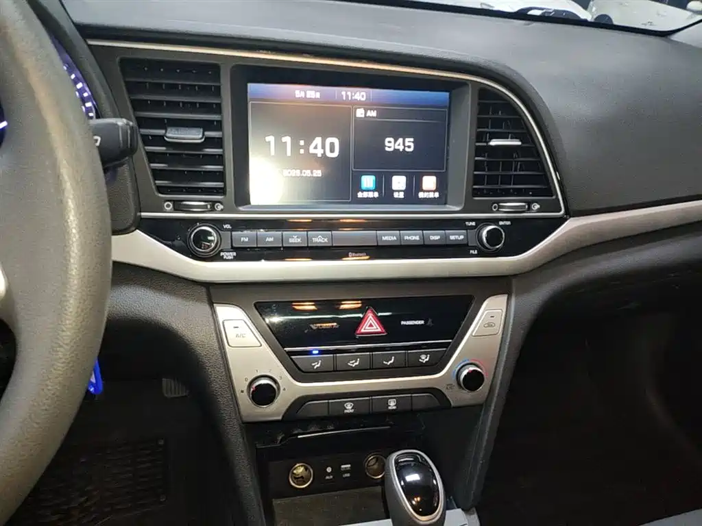 Hyundai Elantra 2016 Model 1.6L Automatic Smart Elite фото 13