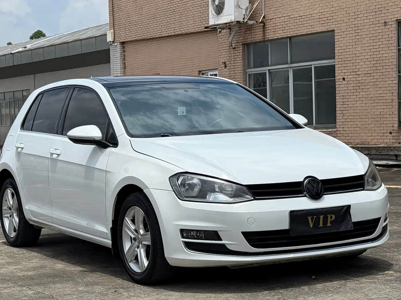 Volkswagen Golf 2016 230TSI Automatic Comfort фото 3