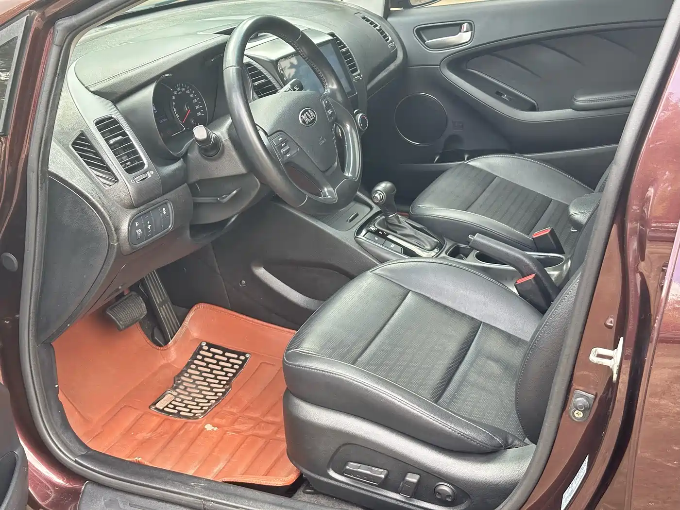 Kia K3 2017 1.6L Automatic 15th Anniversary Special GLS фото 4