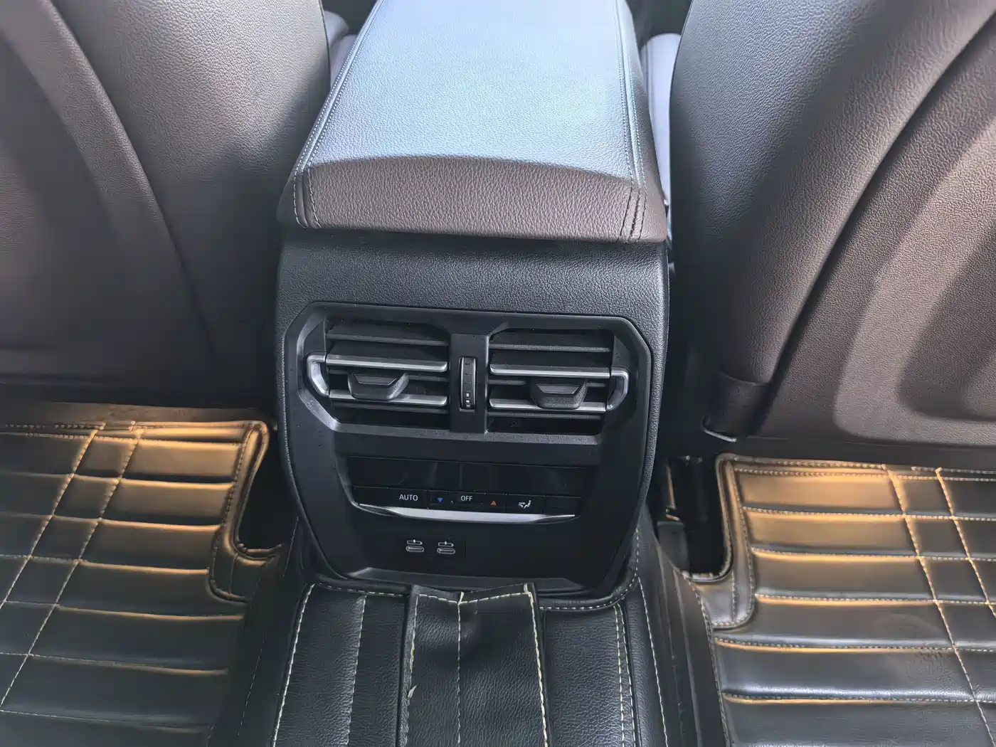 Фото 15 - BMW i3