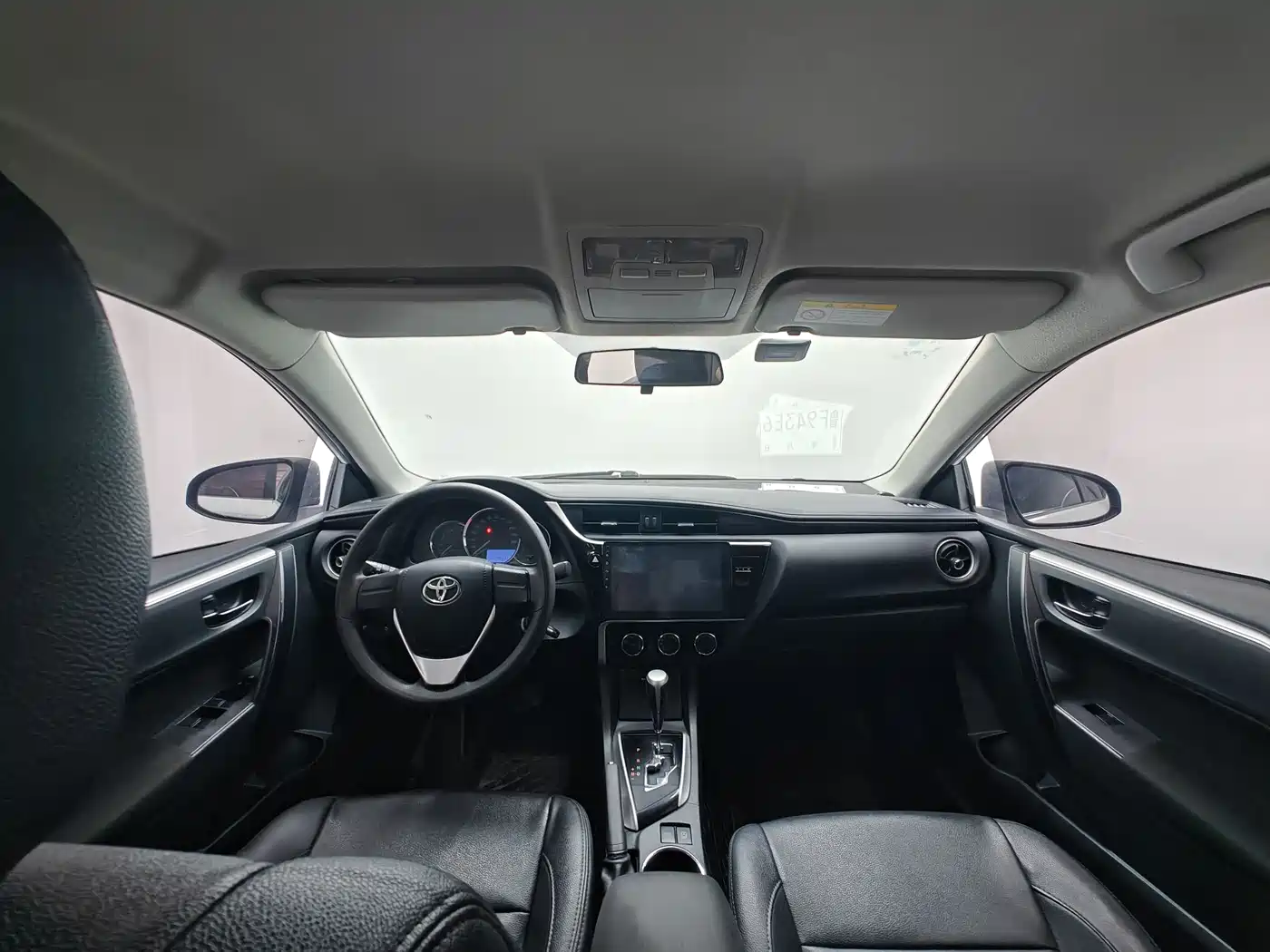 Toyota Corolla 2017 Facelift 1.2T S-CVT GL фото 8