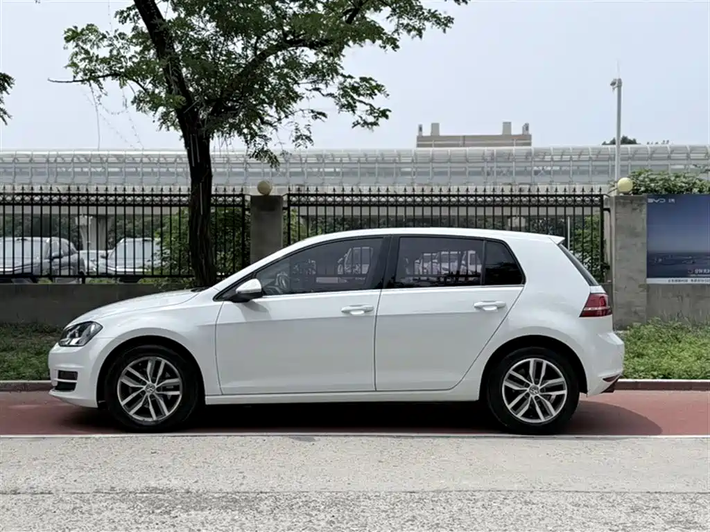 Volkswagen Golf 2016 230TSI Automatic Luxury фото 5