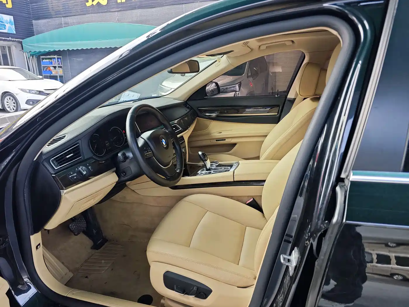 BMW 7 Series 2013 Model 730Li Leading фото 7