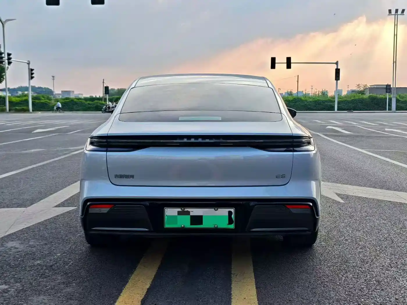 Geely Galaxy Galaxy E8 2024 2024 665km RWD Starship Smart Driving Edition