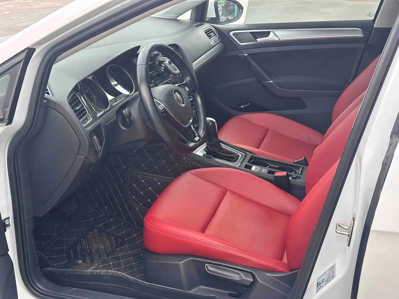 Фото 4 - Volkswagen Golf