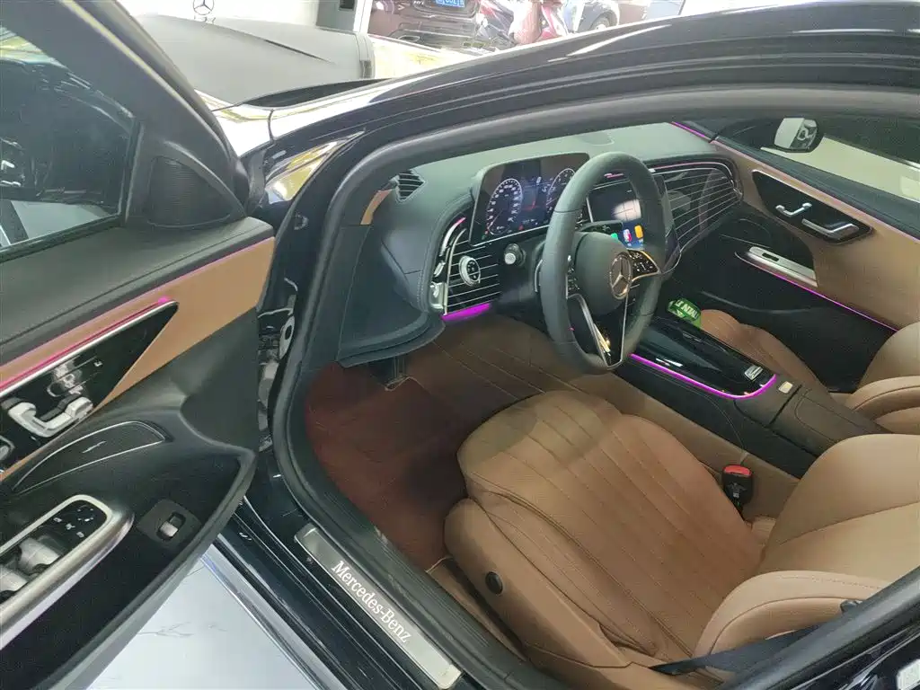 Mercedes-Benz E-Class 2025 E 260 L фото 12