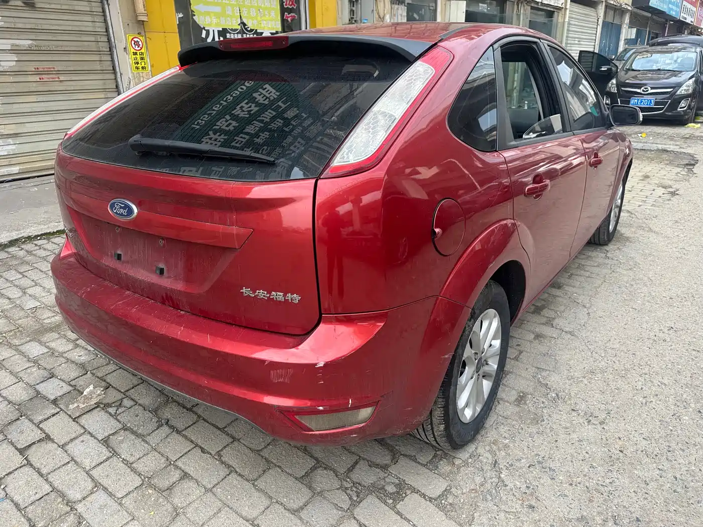 Ford Focus 2015 2013 Hatchback Classic 1.8L Automatic Base