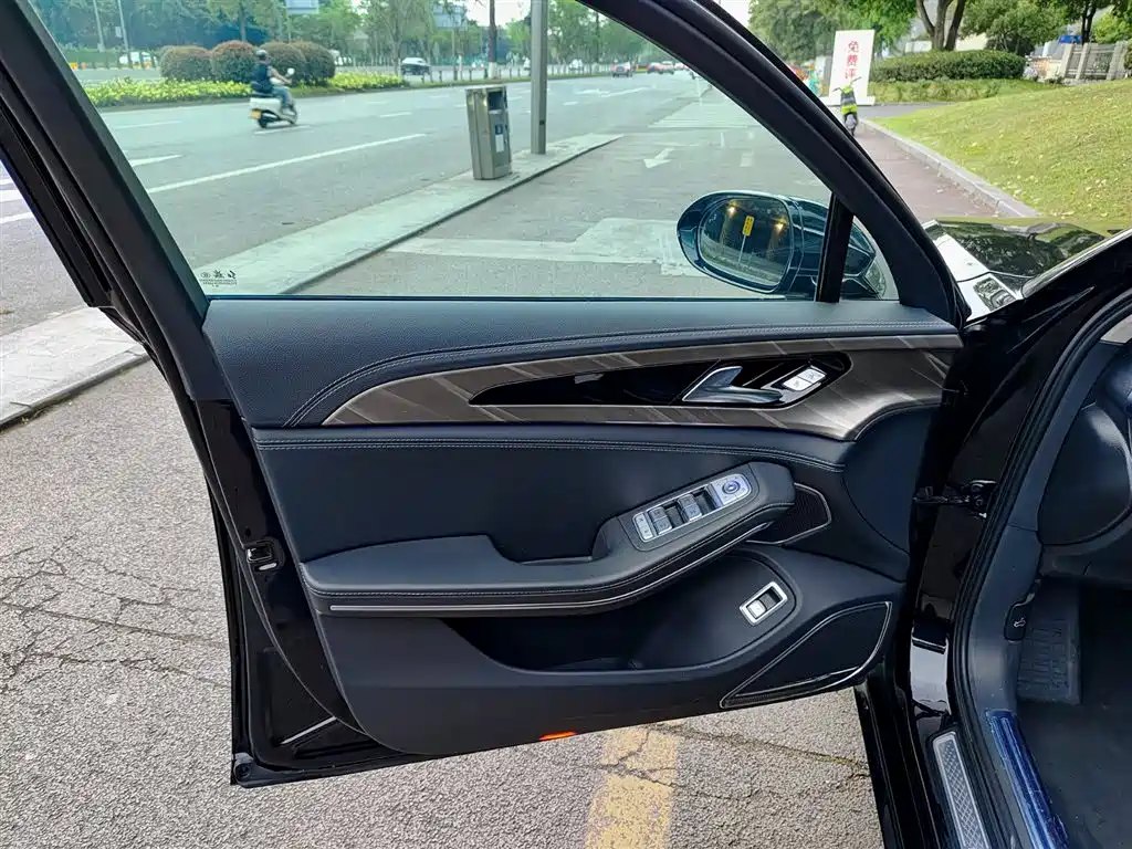 Hongqi H9 2020 2.0T Smart Connection Qi Xiang Edition фото 6